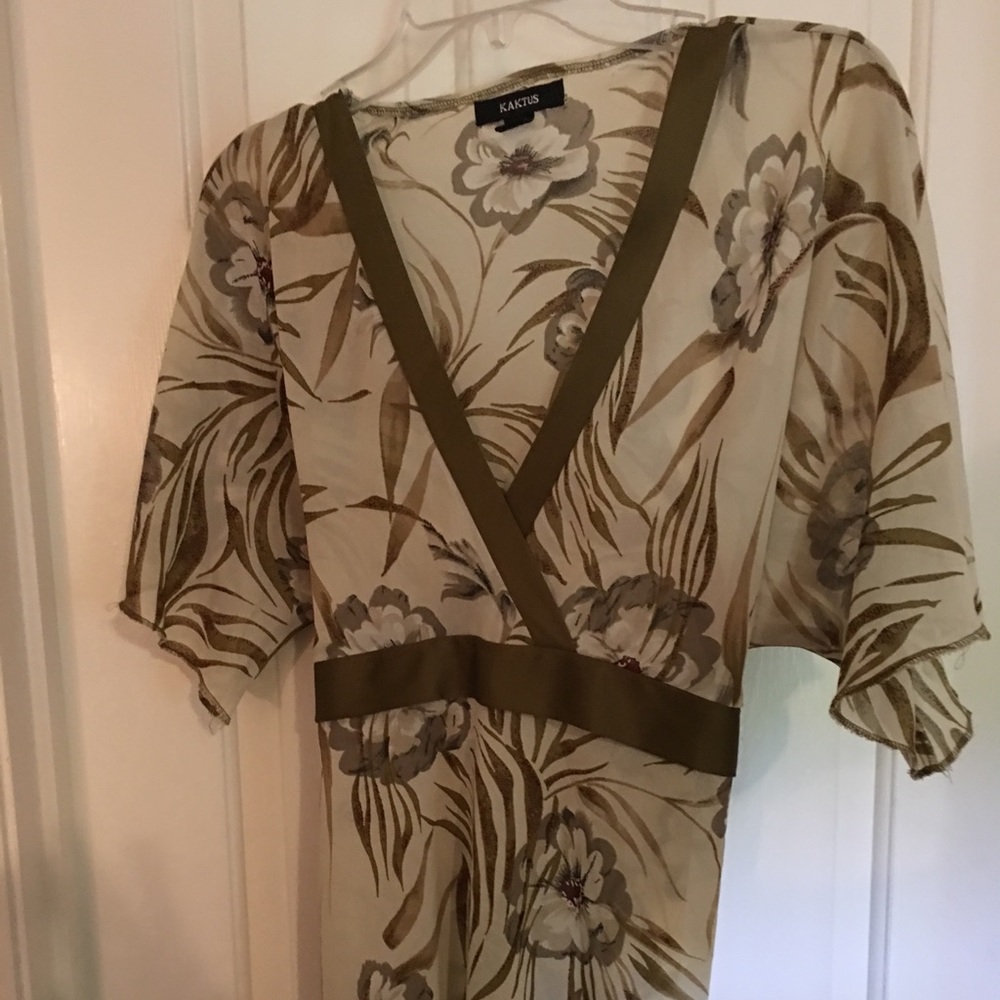 Cute blouse
